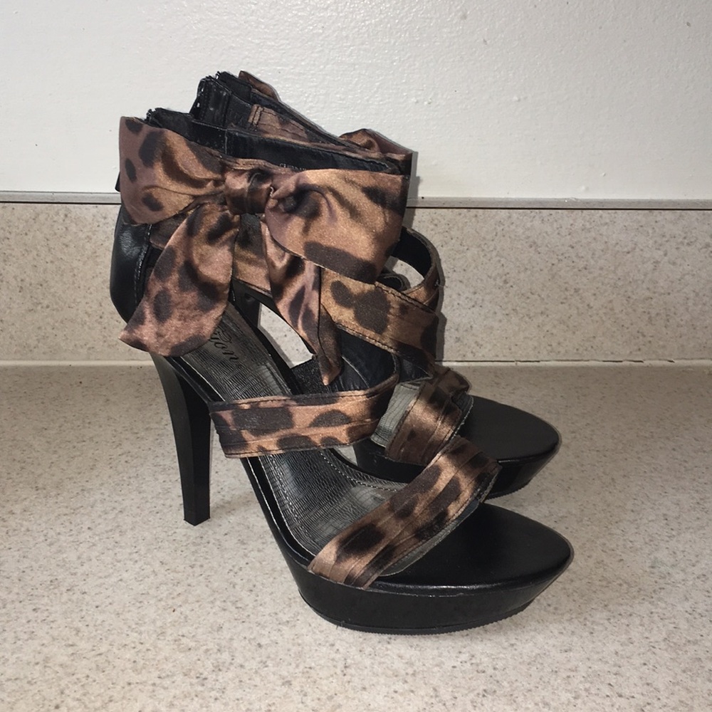 Heels - Picture 3 of 3